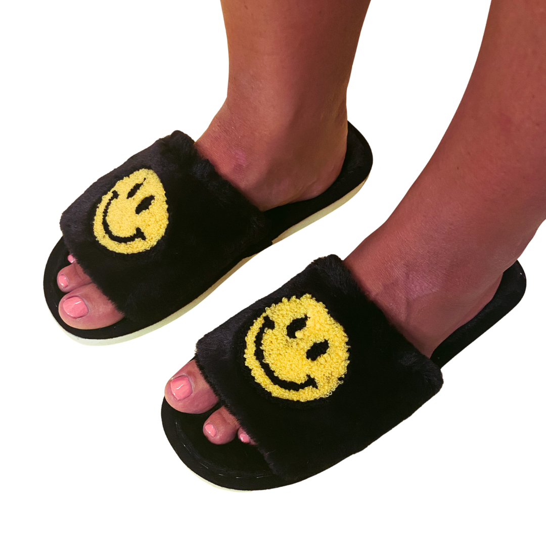 Smiley Face Black Slippers – Bestseller Christmas Gift for Men & Dad