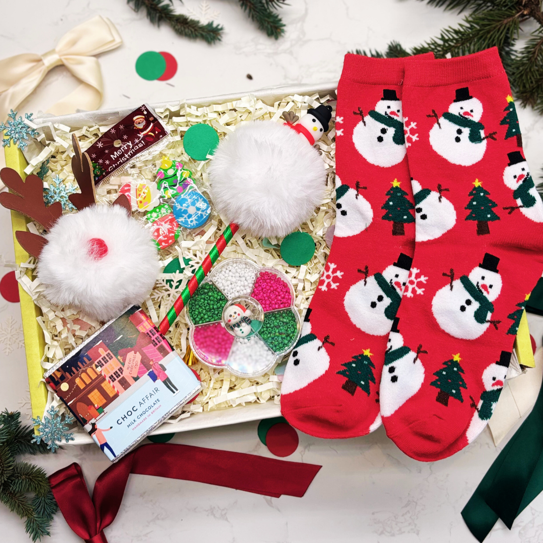 Kids & Tween Christmas Craft Gift Box – Festive Socks, Snowman Pen, Crafts & Reindeer Keyring
