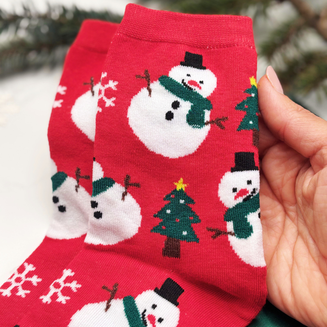 Kids & Tween Christmas Craft Gift Box – Festive Socks, Snowman Pen, Crafts & Reindeer Keyring