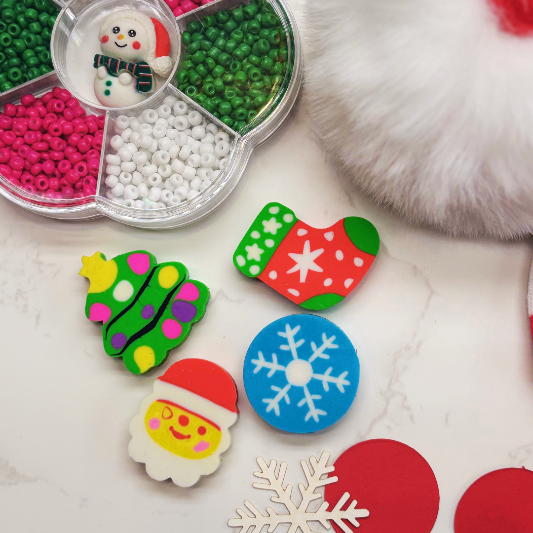 Kids & Tween Christmas Craft Gift Box – Festive Socks, Snowman Pen, Crafts & Reindeer Keyring