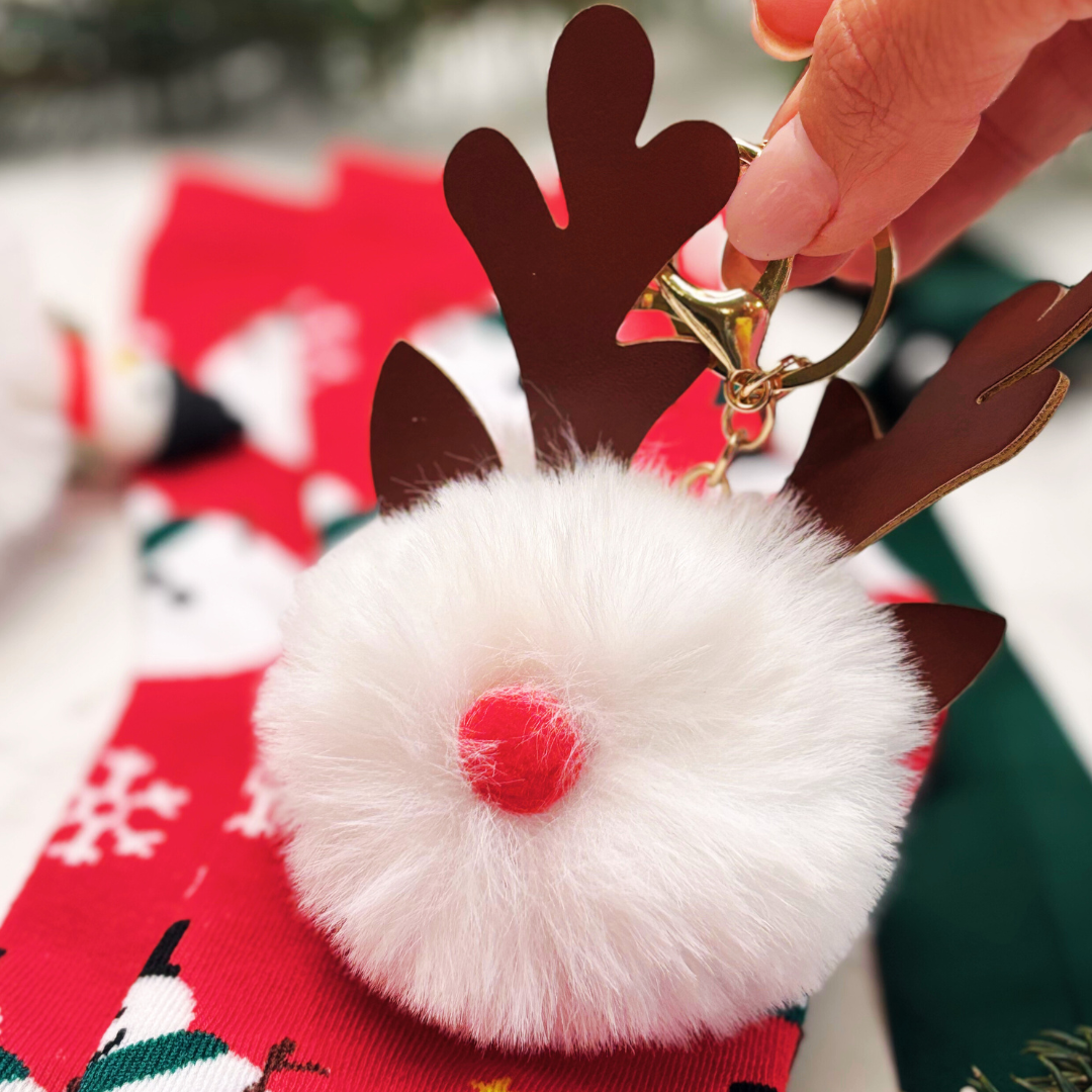 Kids & Tween Christmas Craft Gift Box – Festive Socks, Snowman Pen, Crafts & Reindeer Keyring