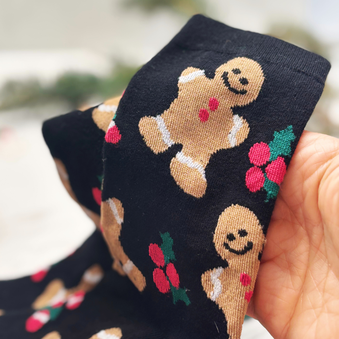 Kids & Tween Christmas Craft Gift Box – Festive Socks, Crafts, Toy, Hair Clip & Bag Charm