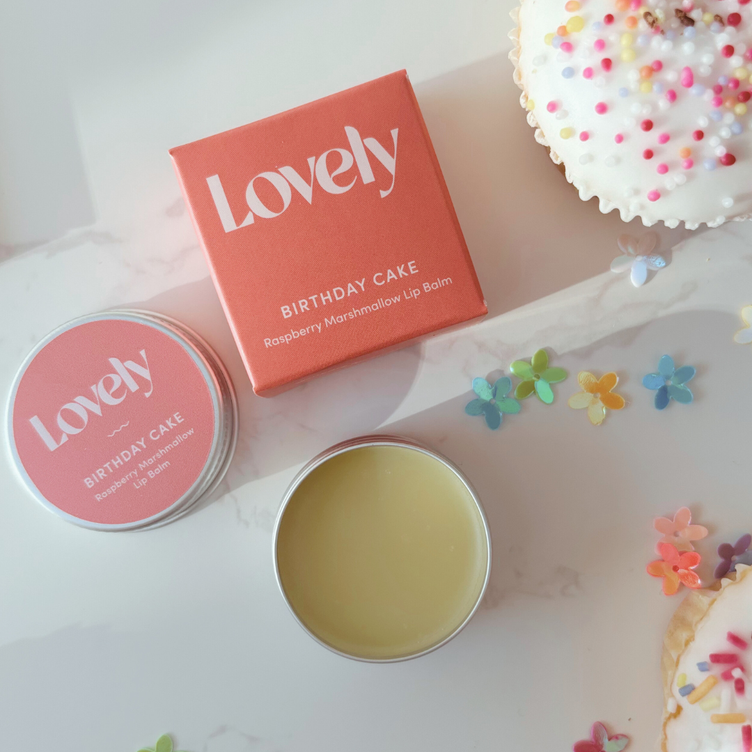 Happy Birthday Letterbox Gift For Teens And Tweens – Smiley Heart Edition In Mint