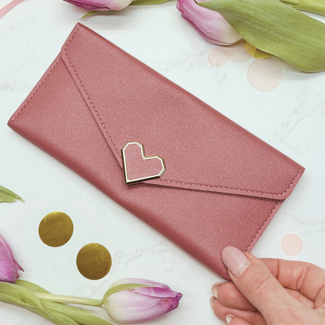 Heart Clasp Long Purse – Ideal Valentine’s or Mother’s Day Gift For Her (Pink or Black)