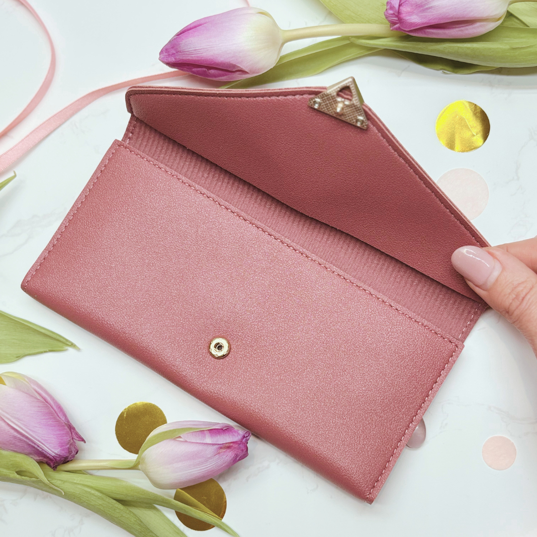 Heart Clasp Long Purse – Ideal Valentine’s or Mother’s Day Gift For Her (Pink or Black)