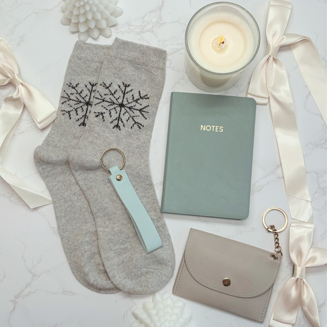 Luxury Green Letterbox Gift for Her – Notebook, Socks, Purse & Key strap