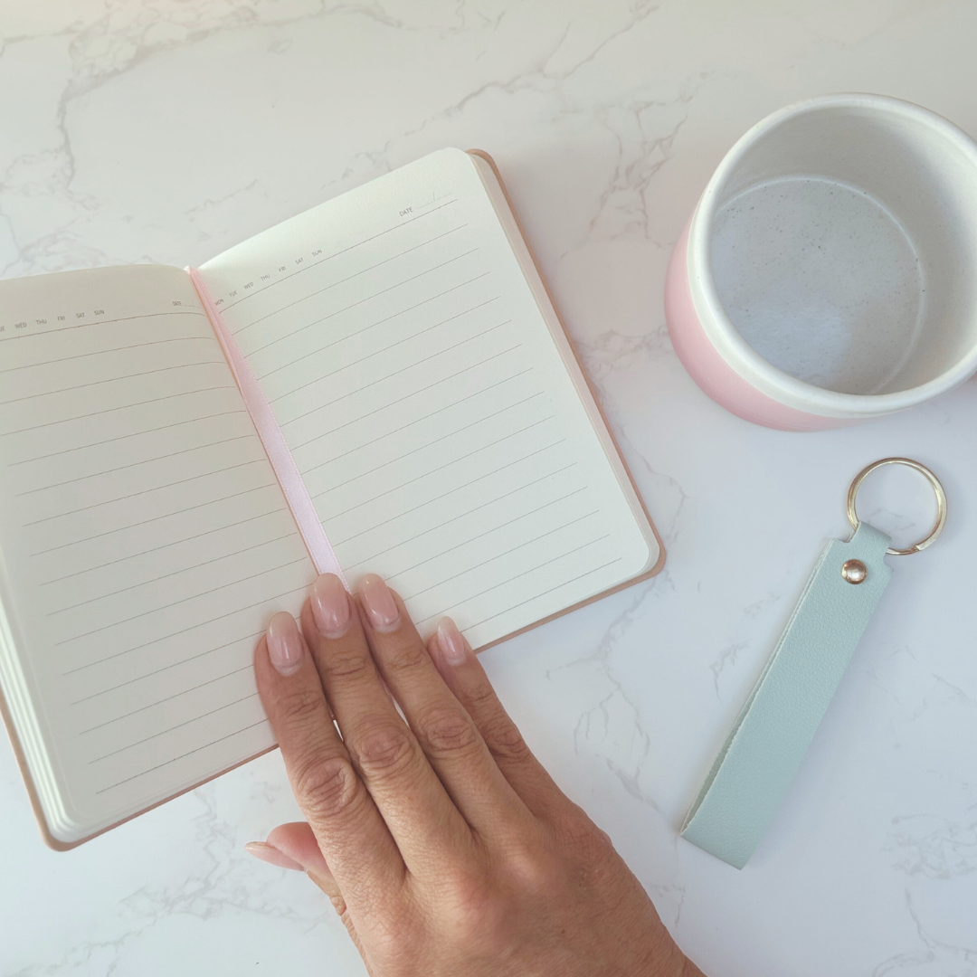 Stylish Gift Box For Her – Ombre Mug, Notebook And Keyring Set In Pink