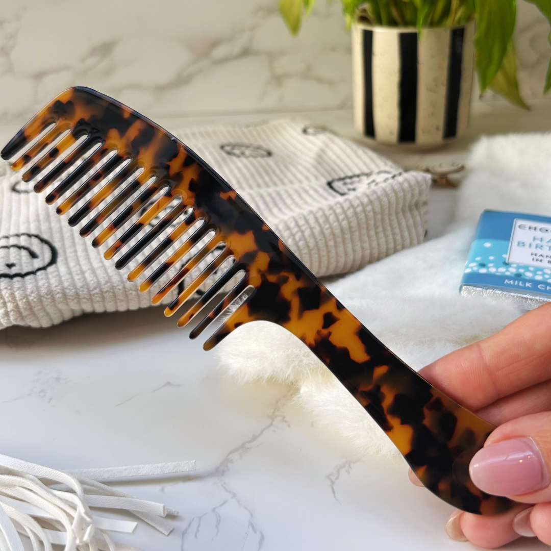 Happy Birthday Gift Box For Her – Cream Smiley Edition