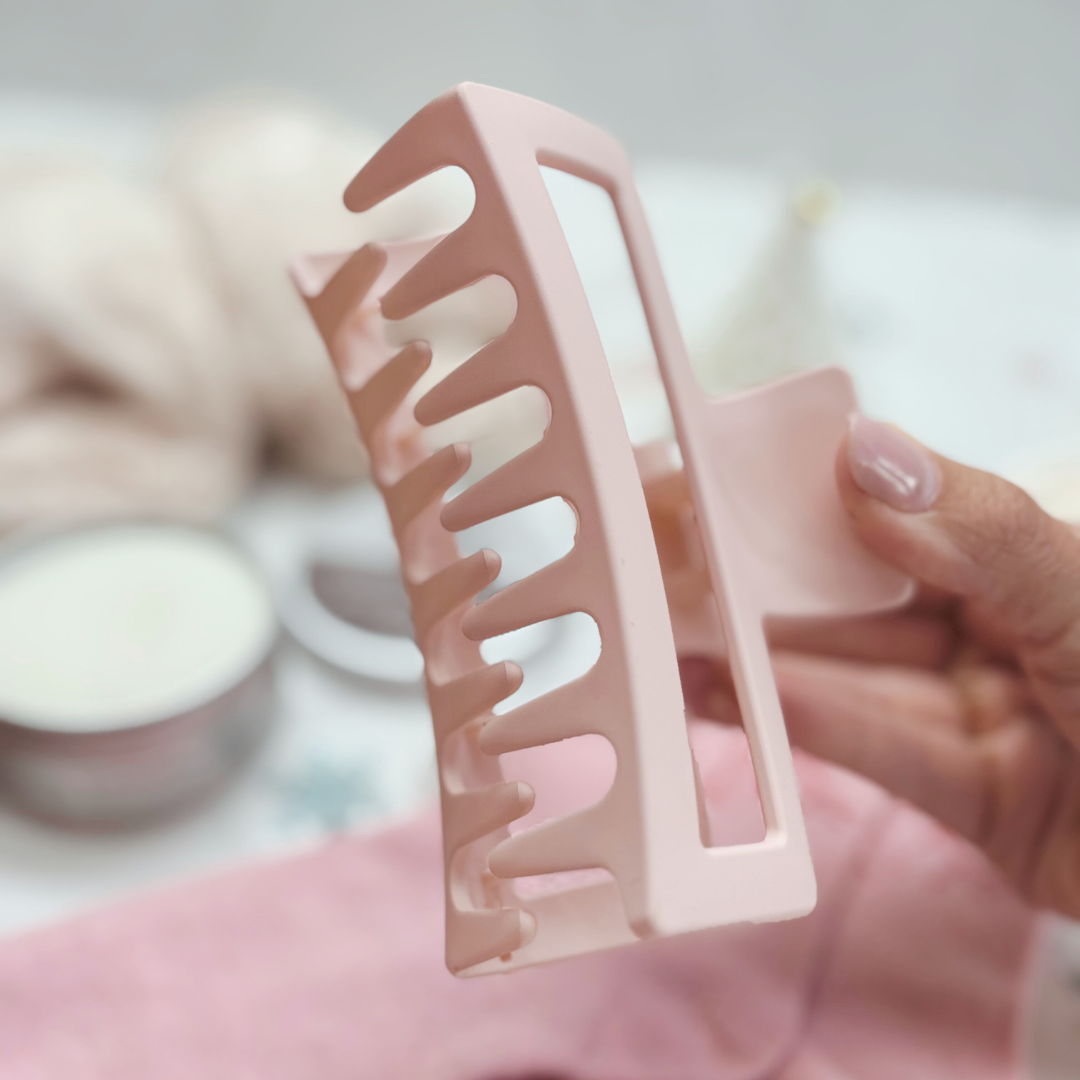 Luxury Winter Wellness Gift Box – Pamper Set with Slippers, Candle & Skincare for Her