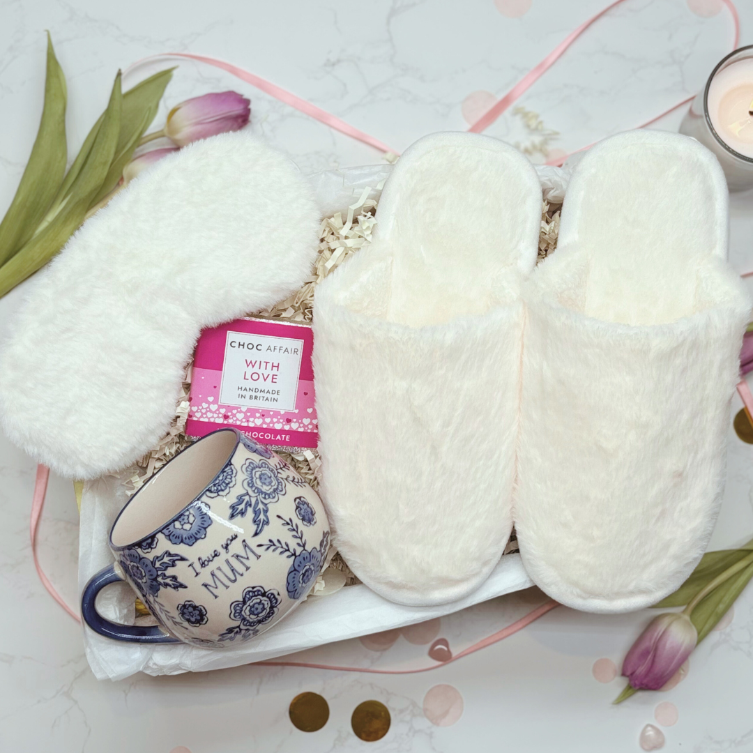 I Love You Mum Mother’s Day Gift  – Cosy Slippers, Mug, Eye Mask &amp; Chocolate Treat