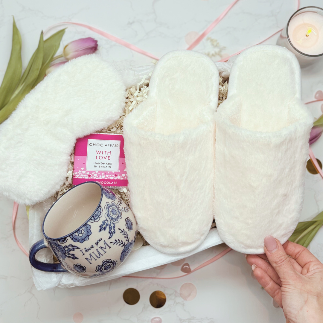 I Love You Mum Mother’s Day Gift  – Cosy Slippers, Mug, Eye Mask &amp; Chocolate Treat