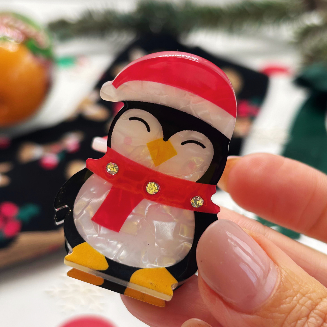 Kids &amp; Tween Christmas Craft Gift Box – Festive Socks, Crafts, Toy, Hair Clip &amp; Bag Charm