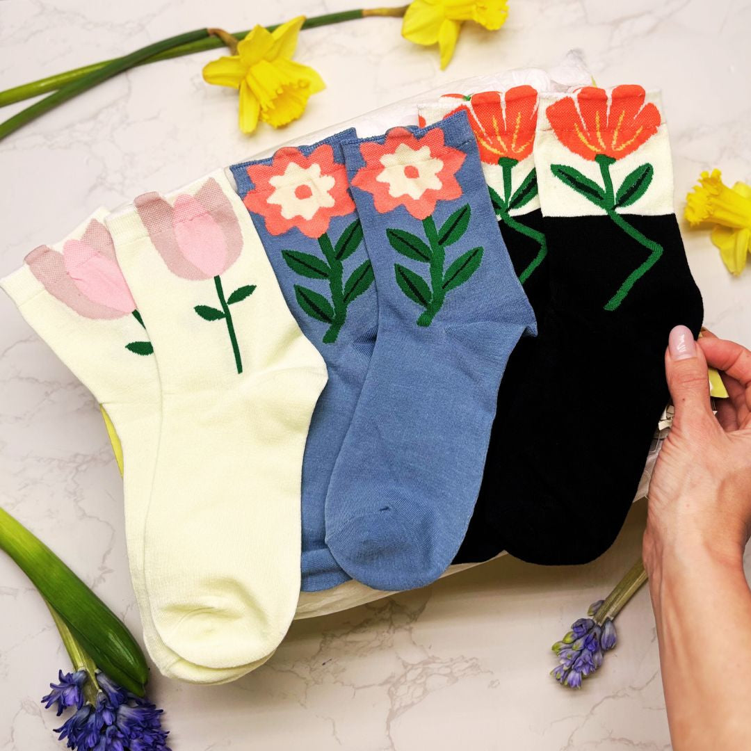 Mother’s Day Flower Socks Gift Set – Cosy Floral Socks Gift For Mum
