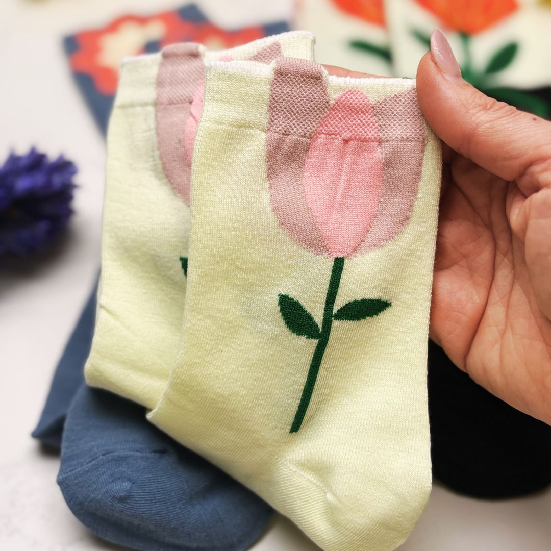 Mother’s Day Flower Socks Gift Set – Cosy Floral Socks Gift For Mum