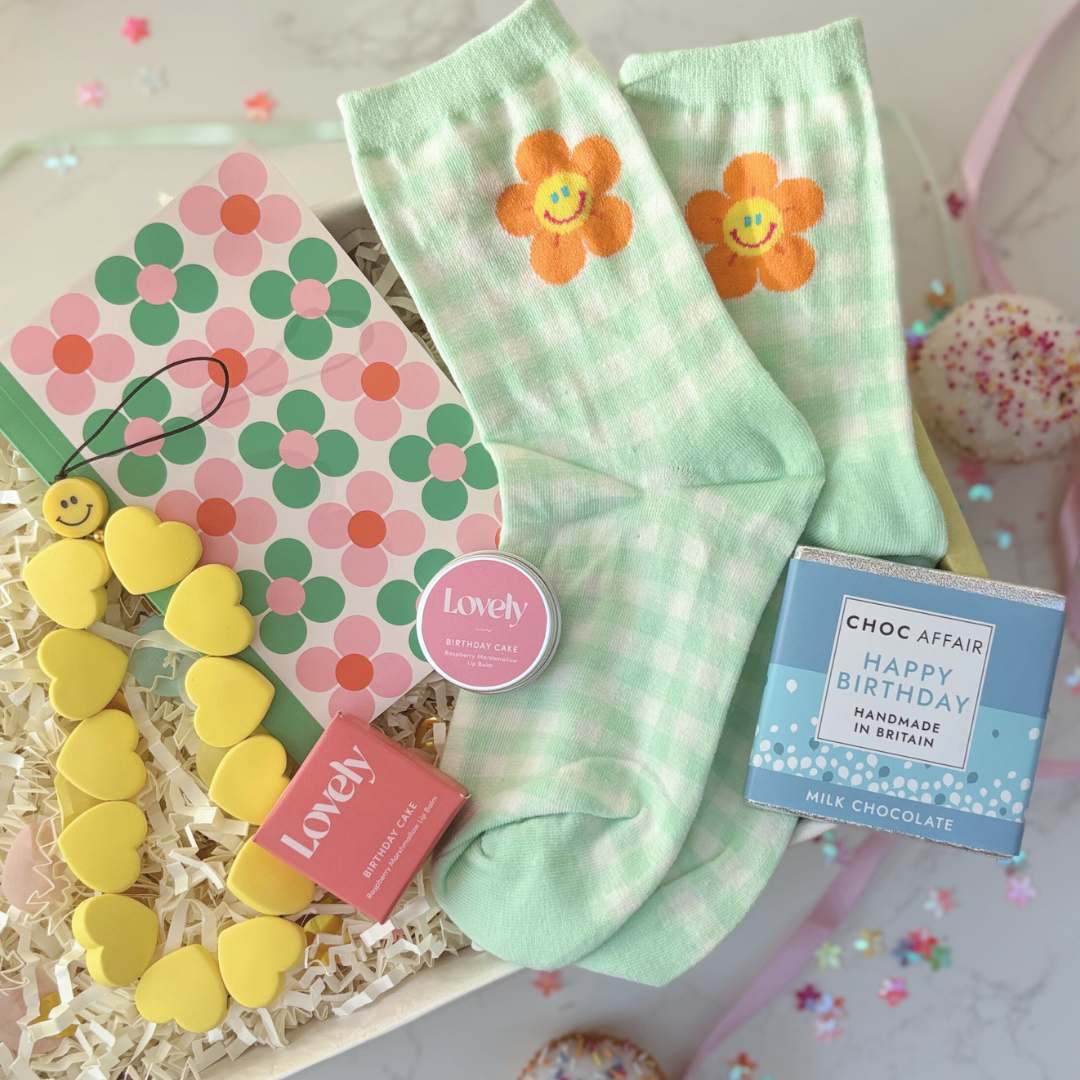 Happy Birthday Letterbox Gift For Teens And Tweens – Smiley Heart Edition In Mint