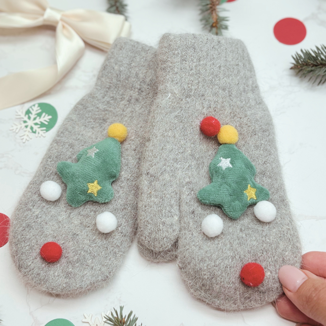 Kids Christmas Eve Gift Box – Mug, Gloves, Christmas Tree Decorative Soft Toy &amp; Chocolate RED