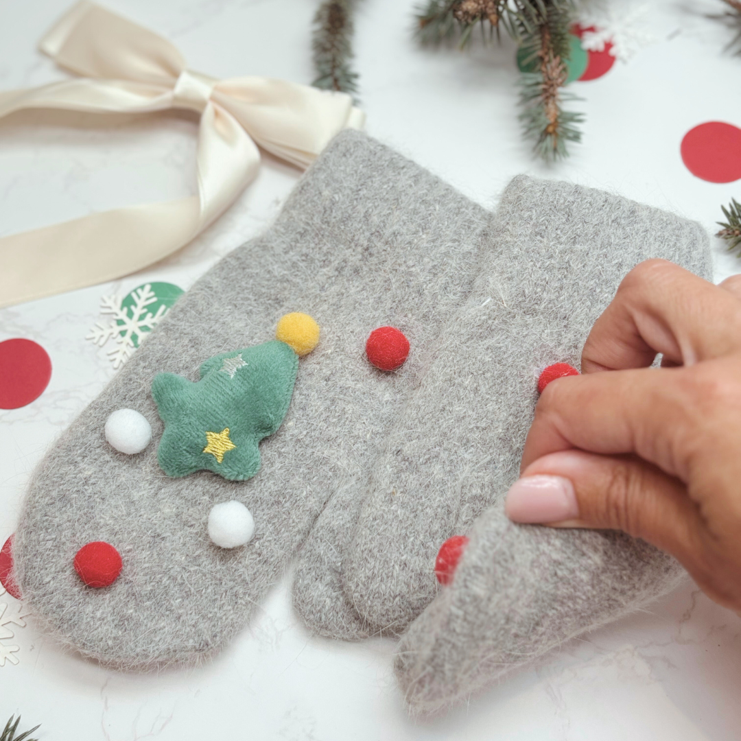 Kids Christmas Eve Gift Box – Mug, Gloves, Christmas Tree Decorative Soft Toy &amp; Chocolate RED