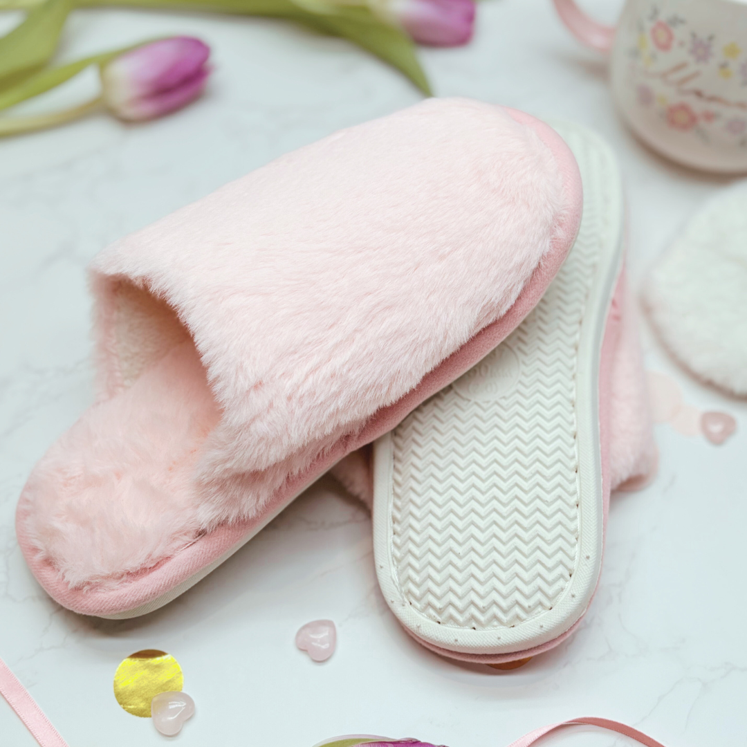 Best Mum Mother’s Day Gift – Cosy Slippers, Mug, Eye Mask &amp; Chocolate Treat