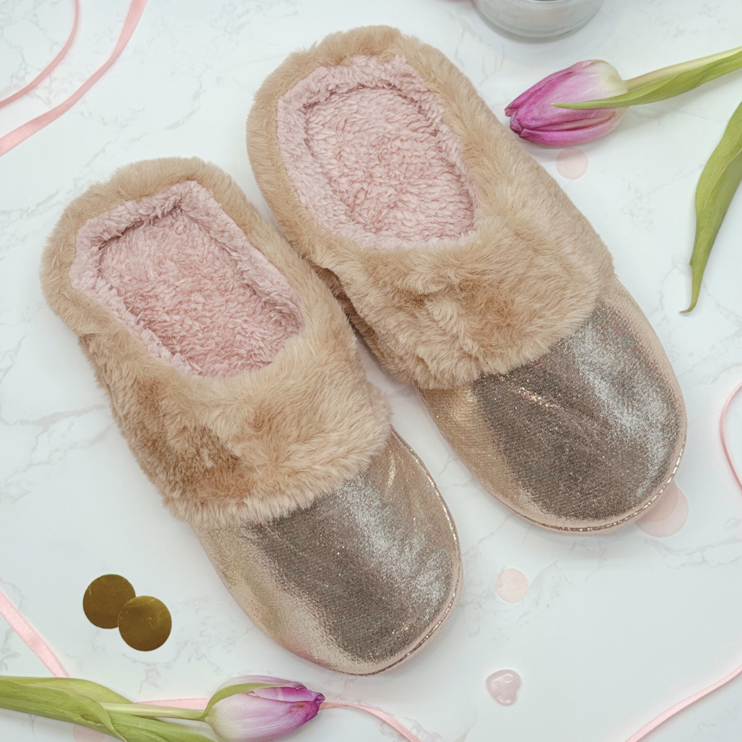Fluffy Faux Fur Slippers For Her – Gold Sparkly Cosy Slippers