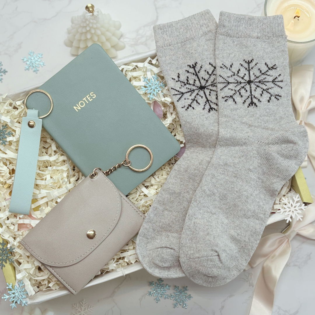 Luxury Green Letterbox Gift for Her – Notebook, Socks, Purse &amp; Key strap