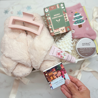 Luxury Winter Wellness Gift Box – Pamper Set with Slippers, Candle &amp; Skincare for Her