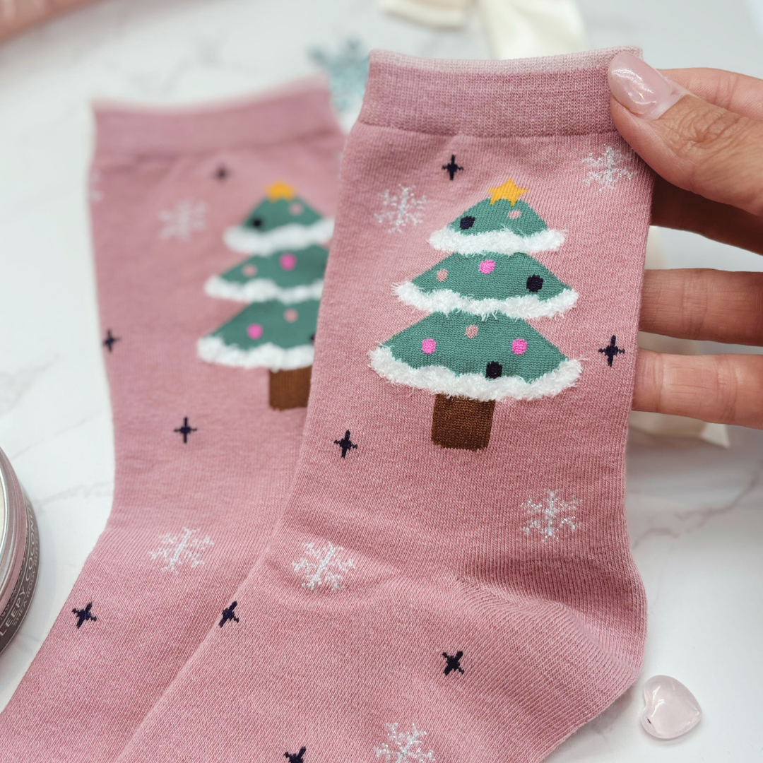 Luxury Winter Wellness Gift Box – Pamper Set with Slippers, Candle &amp; Skincare for Her